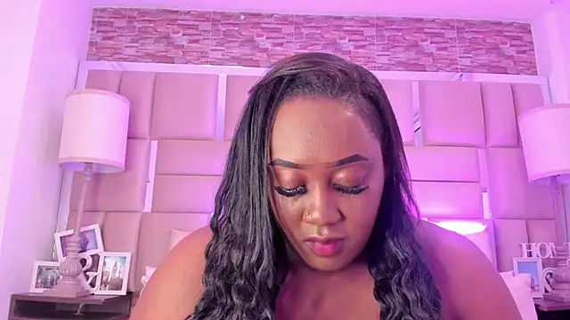 ShaniaBrownn online show from 03-17-26, 08:01