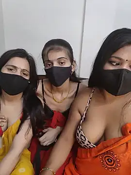Snapshot of cutee__crazy chatting on 06-04-26, 02:01 cutee crazy online show from 06-04-26, 02:01