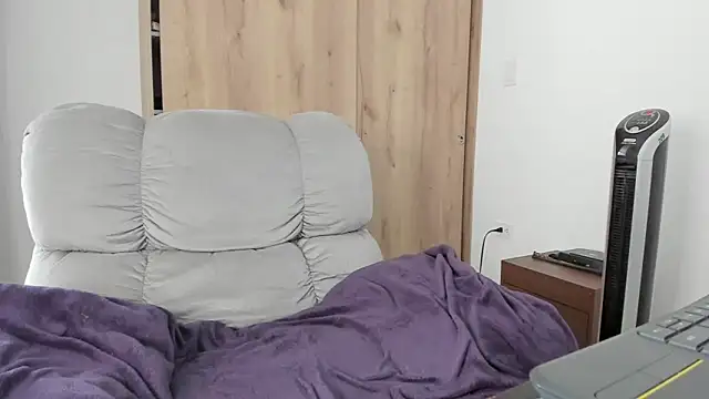 xspecialoomx online show from 04-10-26, 07:18