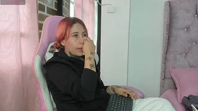 KatherineLans online show from 07-12-26, 03:25