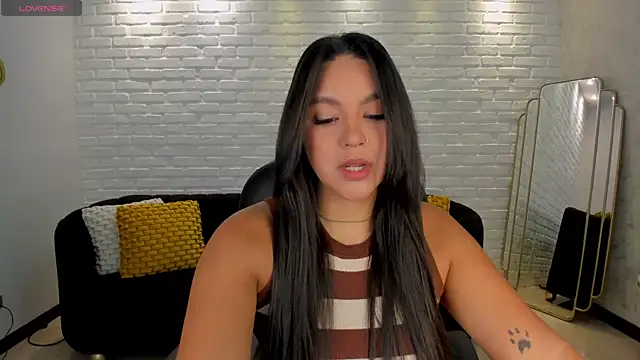 ToriCrossX online show from 03-05-25, 12:33