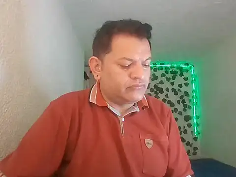 Snapshot of SexDiffrent chatting on 05-21-26, 02:57 SexDiffrent online show from 05-21-26, 02:57
