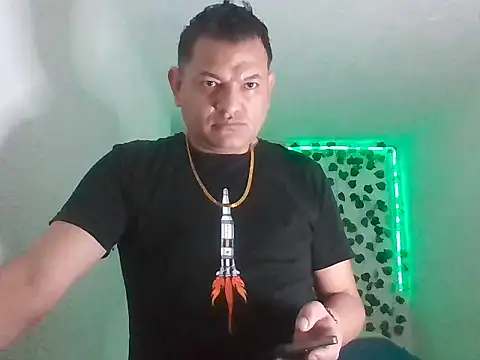 Snapshot of SexDiffrent chatting on 06-20-26, 12:58 SexDiffrent online show from 06-20-26, 12:58