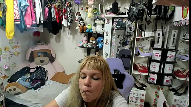 allsson queen online show from 07-12-26, 02:02