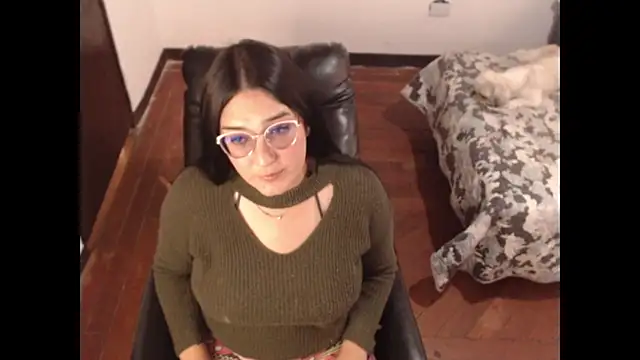 Snapshot of bella_vel chatting on 01-25-25, 08:31 bella vel online show from 01-25-25, 08:31