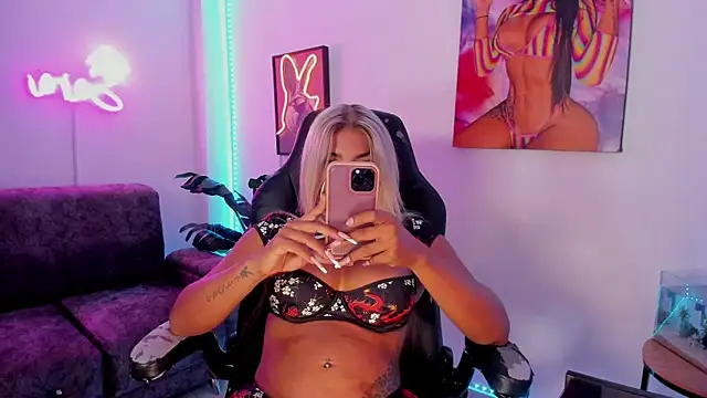 xLatinahotx online show from 08-03-26, 10:32