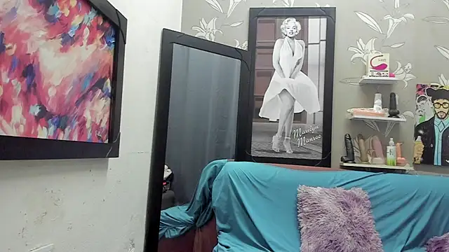 Karen Bis online show from 04-13-26, 09:20