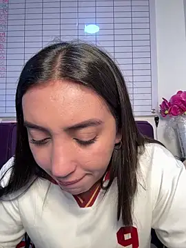 Hannahoff online show from 06-18-26, 12:22