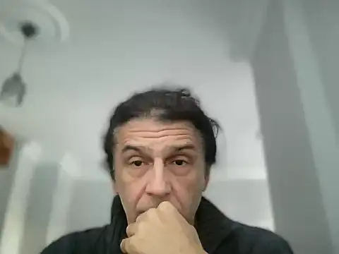 Snapshot of ALPHANDRE chatting on 12-17-25, 06:19 ALPHANDRE online show from 12-17-25, 06:19