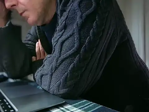 Snapshot of ALPHANDRE chatting on 01-12-26, 08:52 ALPHANDRE online show from 01-12-26, 08:52