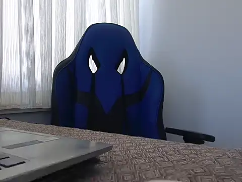 Snapshot of ALPHANDRE chatting on 04-12-26, 11:04 ALPHANDRE online show from 04-12-26, 11:04