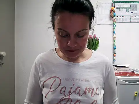 LoveNBloom online show from 03-22-25, 07:31