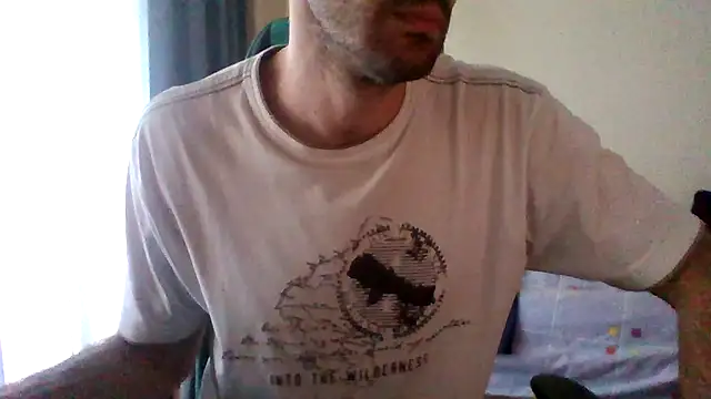 Snapshot of ivancho695 chatting on 02-04-26, 03:40 ivancho695 online show from 02-04-26, 03:40