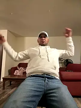 Snapshot of marhi32 chatting on 11-19-25, 01:44 marhi32 online show from 11-19-25, 01:44