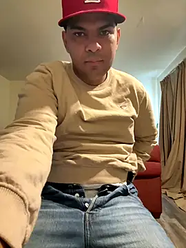 Snapshot of marhi32 chatting on 11-22-25, 08:41 marhi32 online show from 11-22-25, 08:41