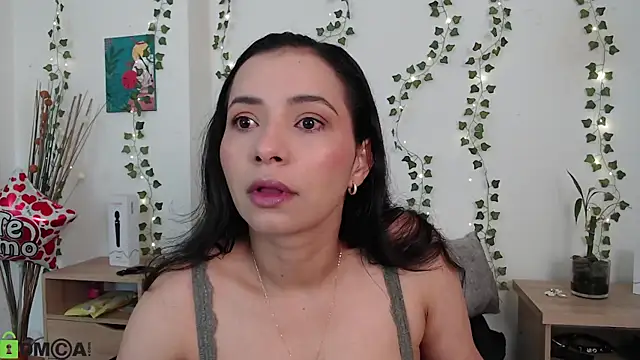 Snapshot of lairenbabe chatting on 06-08-26, 11:32 lairenbabe online show from 06-08-26, 11:32
