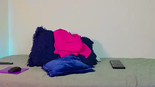 Snapshot of Susaan_Miilf chatting on 03-21-26, 02:38 Susaan Miilf online show from 03-21-26, 02:38