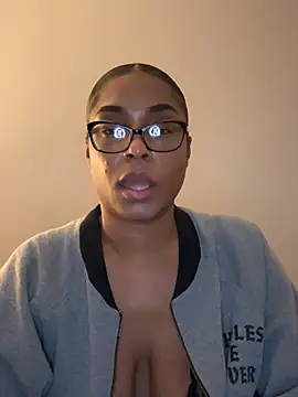 Snapshot of CandyLuxxxx chatting on 12-27-24, 09:50 CandyLuxxxx online show from 12-27-24, 09:50