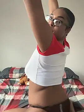 Snapshot of CandyLuxxxx chatting on 12-27-24, 08:50 CandyLuxxxx online show from 12-27-24, 08:50