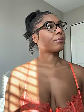 Snapshot of CandyLuxxxx chatting on 01-14-25, 06:38 CandyLuxxxx online show from 01-14-25, 06:38