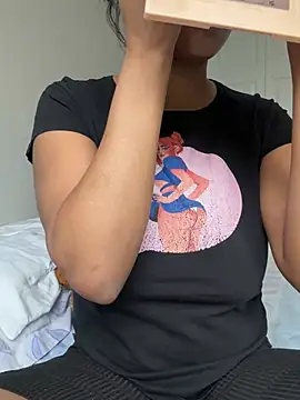 Snapshot of CandyLuxxxx chatting on 01-16-25, 06:06 CandyLuxxxx online show from 01-16-25, 06:06