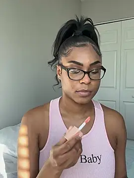 Snapshot of CandyLuxxxx chatting on 01-17-25, 06:12 CandyLuxxxx online show from 01-17-25, 06:12