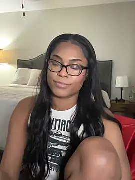 Snapshot of CandyLuxxxx chatting on 01-28-25, 02:43 CandyLuxxxx online show from 01-28-25, 02:43