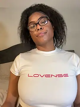 Snapshot of CandyLuxxxx chatting on 03-13-25, 01:21 CandyLuxxxx online show from 03-13-25, 01:21