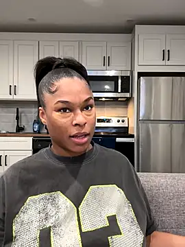 Snapshot of CandyLuxxxx chatting on 09-13-25, 04:23 CandyLuxxxx online show from 09-13-25, 04:23