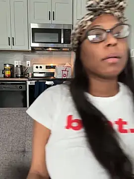 Snapshot of CandyLuxxxx chatting on 10-14-25, 03:46 CandyLuxxxx online show from 10-14-25, 03:46