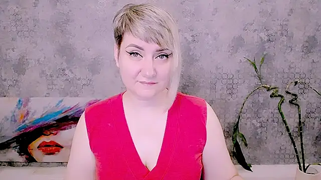 Snapshot of Djullia chatting on 06-19-26, 06:07 Djullia online show from 06-19-26, 06:07