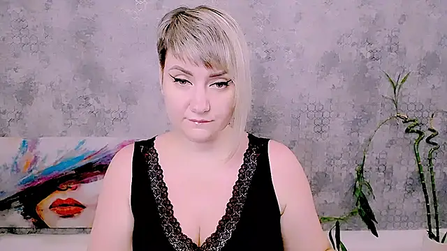 Snapshot of Djullia chatting on 07-20-26, 05:55 Djullia online show from 07-20-26, 05:55