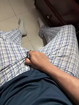 Snapshot of alex-18hot chatting on 04-01-26, 04:46 alex-18hot online show from 04-01-26, 04:46