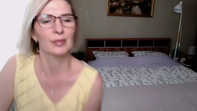 Snapshot of sensualEmilia chatting on 06-23-26, 11:19 sensualEmilia online show from 06-23-26, 11:19