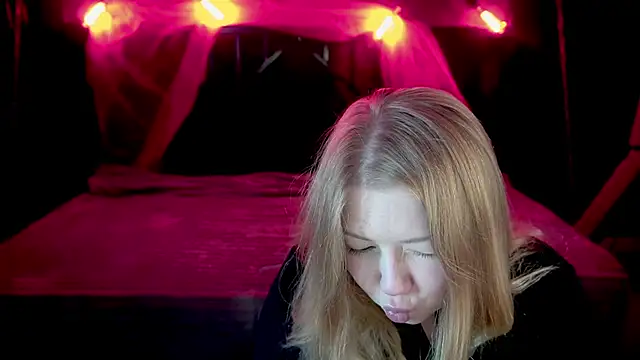 Tinker Belll online show from 11-13-25, 02:38