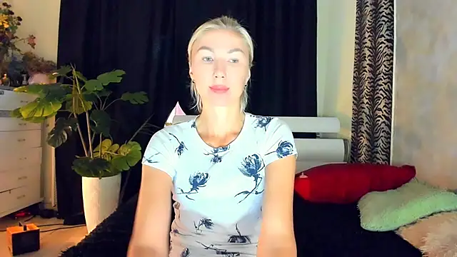 Snapshot of _SABOTAGE_ chatting on 06-26-26, 01:48 SABOTAGE online show from 06-26-26, 01:48