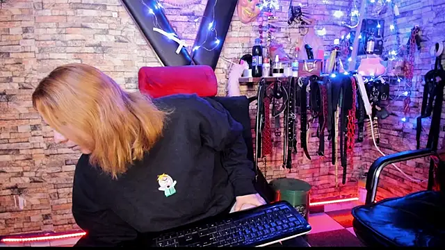 Liltildeman moon online show from 03-12-26, 11:22