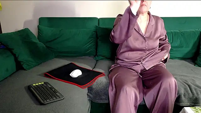 JoannaAndNeighbour online show from 05-07-26, 05:02
