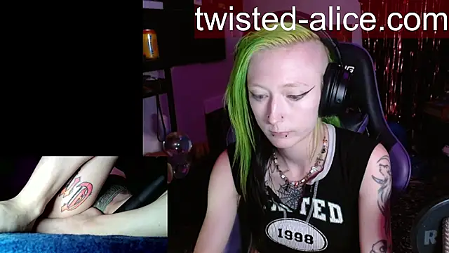 Snapshot of alicewonder09 chatting on 07-13-26, 03:20 alicewonder09 online show from 07-13-26, 03:20