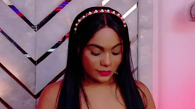 Sara Boom online show from 12-20-25, 05:09