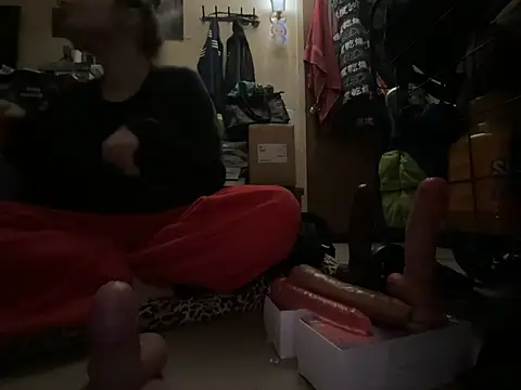 Snowbunnycake 131 online show from 05-12-26, 10:12