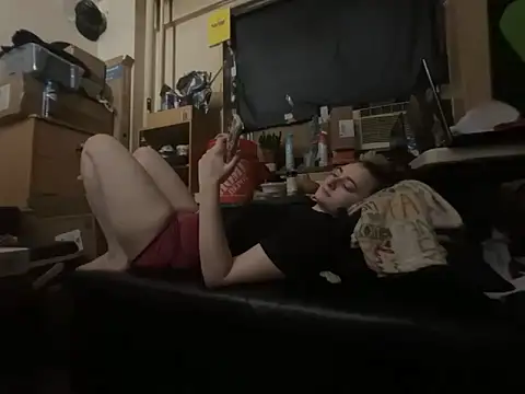 Snowbunnycake 131 online show from 05-20-26, 09:37