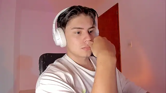 Snapshot of Giordano_Russo chatting on 01-09-26, 05:26 Giordano Russo online show from 01-09-26, 05:26