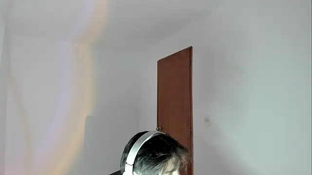 Snapshot of Giordano_Russo chatting on 02-25-26, 04:00 Giordano Russo online show from 02-25-26, 04:00