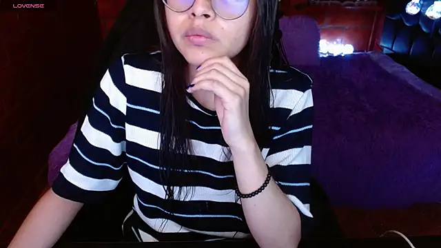 Snapshot of MidoriQuiinn chatting on 05-29-26, 04:05 MidoriQuiinn online show from 05-29-26, 04:05