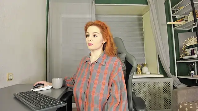 Snapshot of -Aariella- chatting on 06-09-26, 09:37 -Aariella- online show from 06-09-26, 09:37