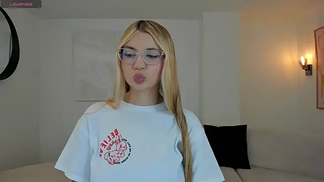 NiaHolland online show from 02-08-26, 10:46