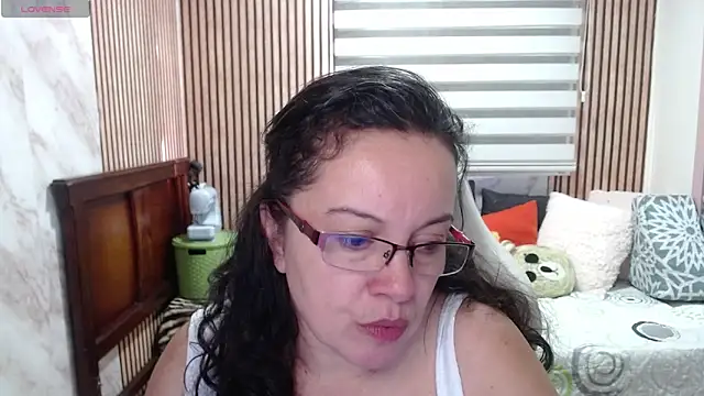 Sonialorens  online show from 06-02-26, 09:39