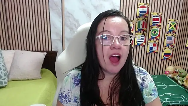 Snapshot of Sonialorens_ chatting on 06-22-26, 09:12 Sonialorens online show from 06-22-26, 09:12