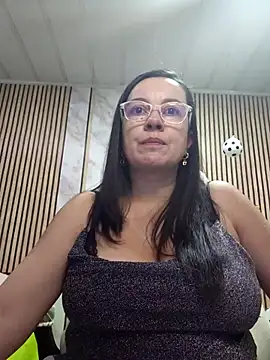 Snapshot of Sonialorens_ chatting on 06-27-26, 08:03 Sonialorens online show from 06-27-26, 08:03